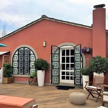 公寓 La Luna Nel Bosco 利沃诺